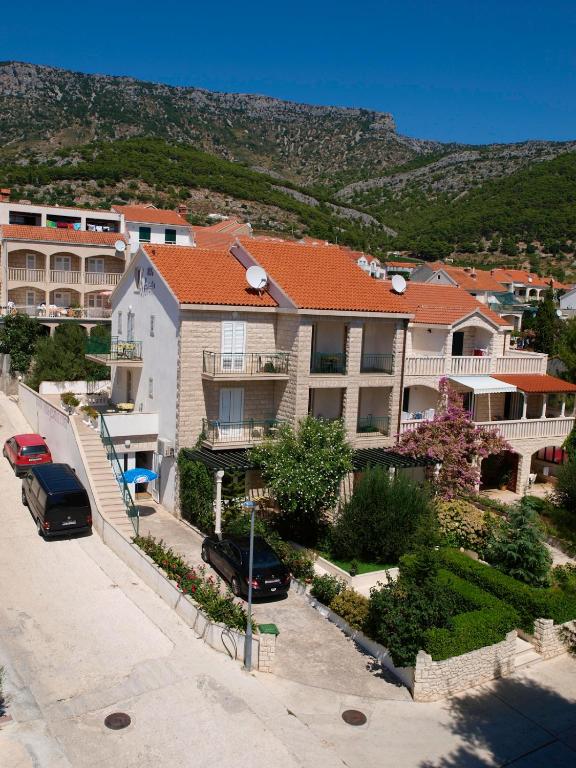 Nespecifikovaný výhled na hory nebo výhled na hory při pohledu z apartmánu
