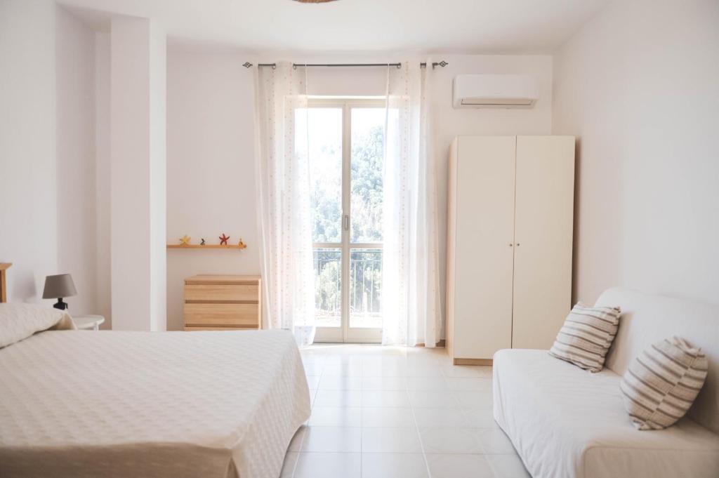 Pucaré Apartments - Double Room With Balcony (2 Adults + 1 Child)