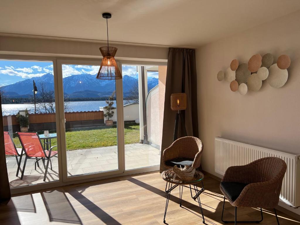 Posezení v ubytování Hotel Fischer am See