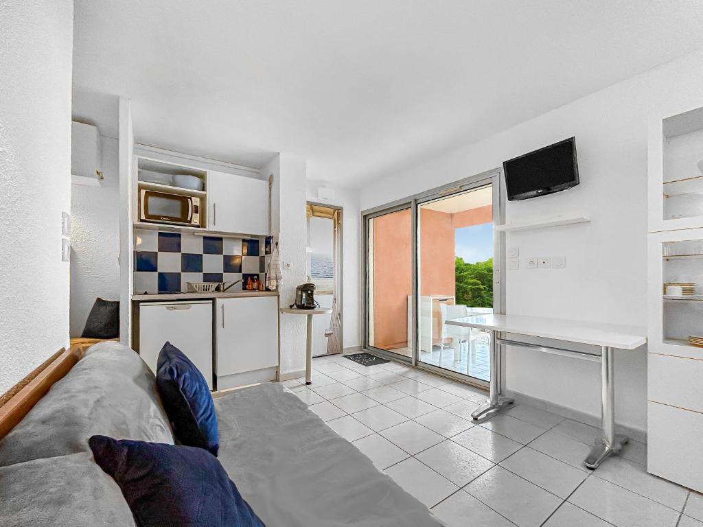 Η κουζίνα ή μικρή κουζίνα στο Les Féeries du Cap