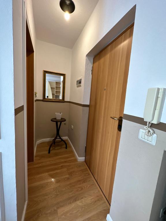 City center friendly apt-5min walk Skanderbeg Square - Imazhi 1