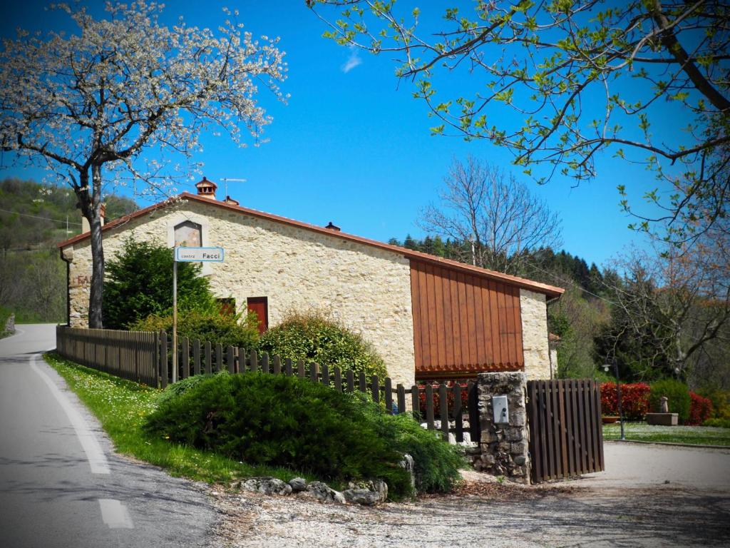 Fotografia z galérie ubytovania Villa Contrà Facci - Strada 52 gallerie del Pasubio v destinácii Schio