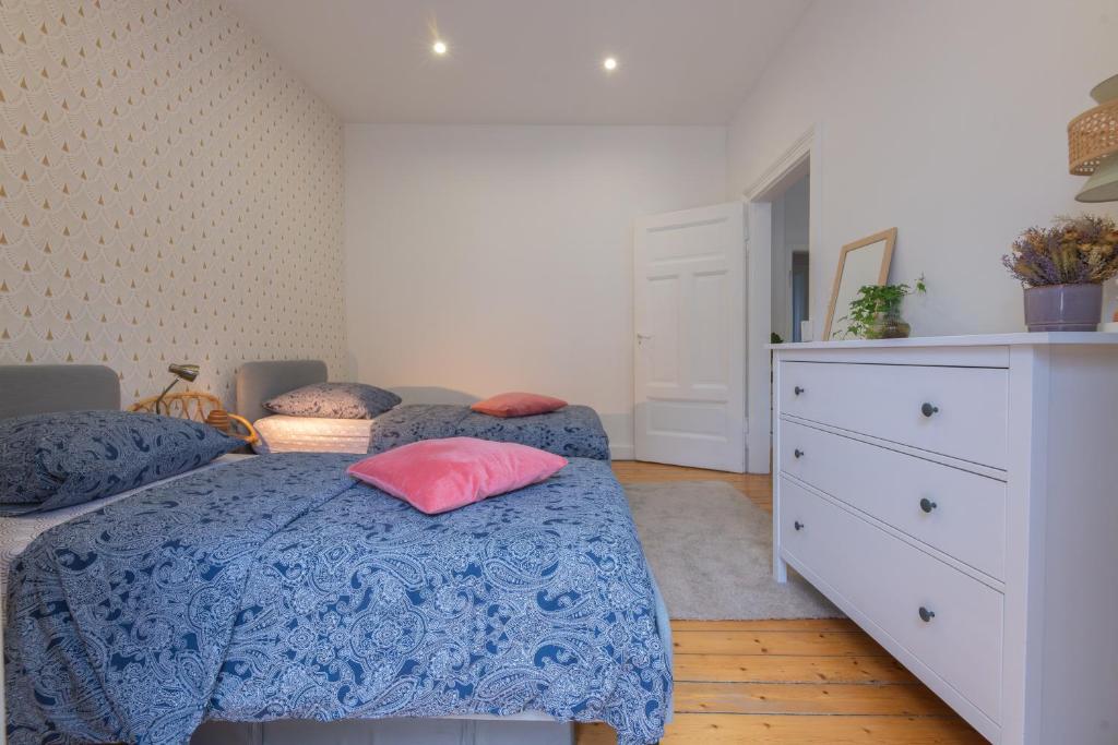 Plumeria - Grand 75m2 calme avec jardin Idéal familles et pros - 2 Chambres - 4 Lits séparés - Parking gratuit photo
