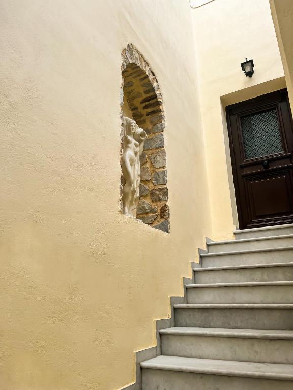 Foto sihtkohas Ermoúpoli asuva majutusasutuse Iliada galeriist