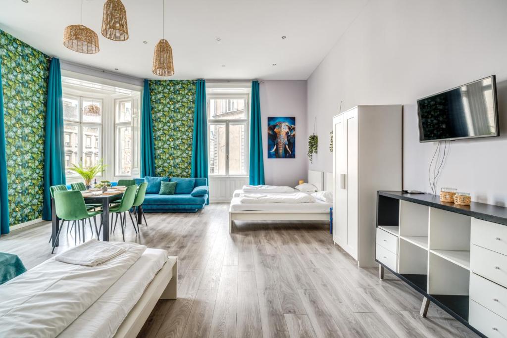 Downtown Delight - Erzsébet BLVD - 13 PPL 1073 Budapest, Erzsébet körút 30. 2. emelet 2B. kép - 1