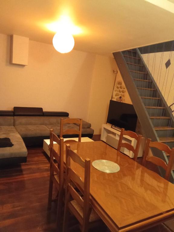 Photo de la galerie de l'établissement Appartement cosy, à Saint-Rambert-dʼAlbon