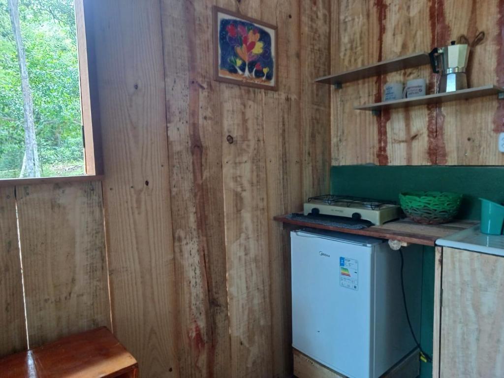 Kuchyň nebo kuchyňský kout v ubytování RECANTO DO SENTIR, conexão com a natureza e muita paz.
