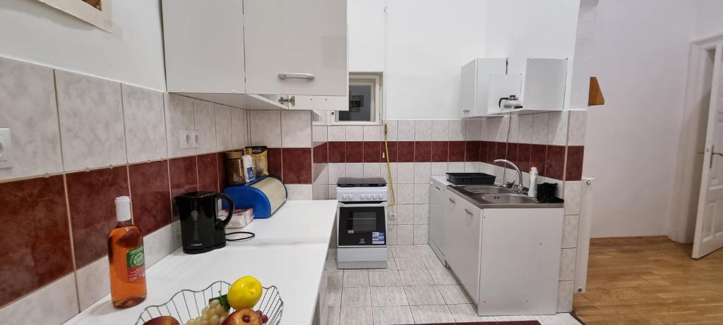 Kuchyň nebo kuchyňský kout v ubytování Lookery Apartment