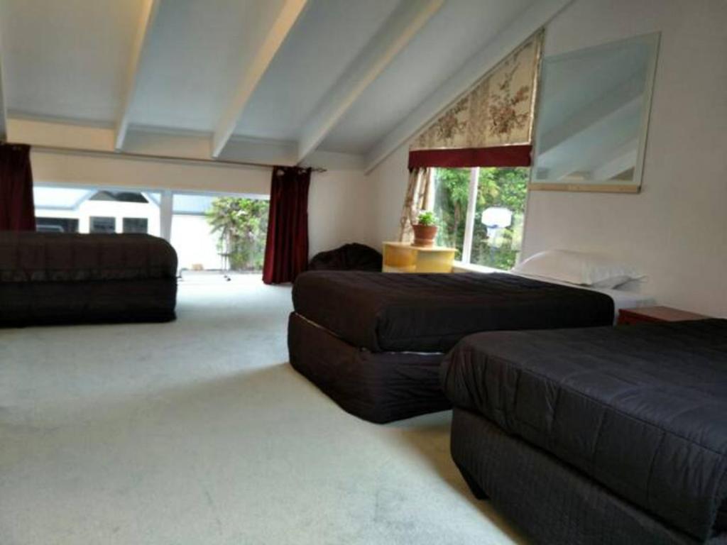 Amazing Lakeview Loft - Resim 14