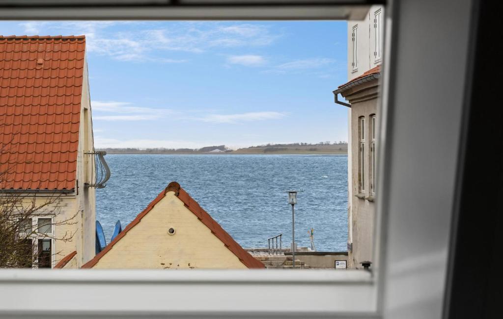 Travel Proud Gorgeous Home In Løgstør - Housity