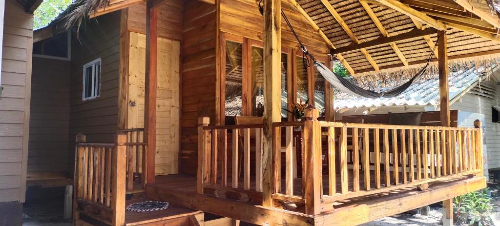 Gallery image of Lazy Hut in Ko Phayam