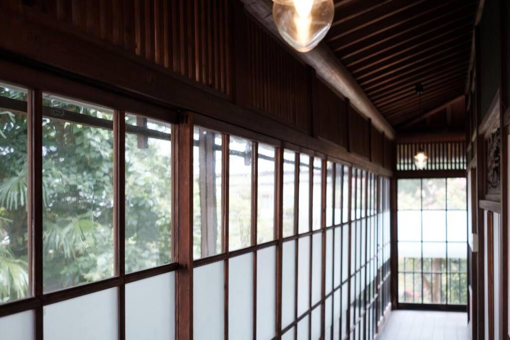 Fotografie z fotogalerie ubytování 日々の宿: 宇野駅から車で5分 直島へ 最大7名様 古民家貸切 一棟貸し v destinaci Tama