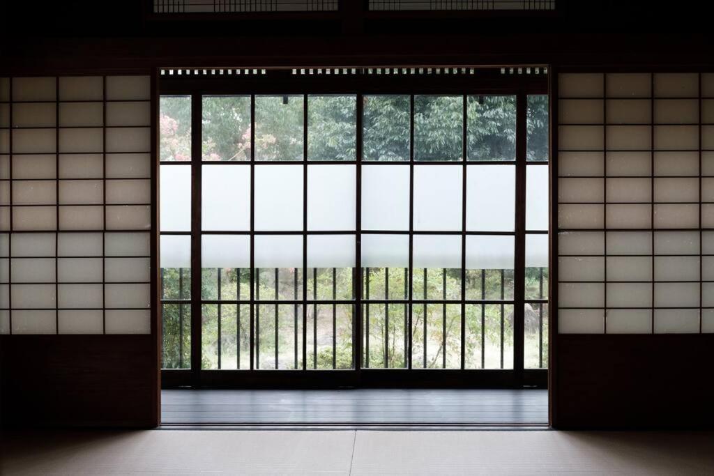 Fotografie z fotogalerie ubytování 日々の宿: 宇野駅から車で5分 直島へ 最大7名様 古民家貸切 一棟貸し v destinaci Tama