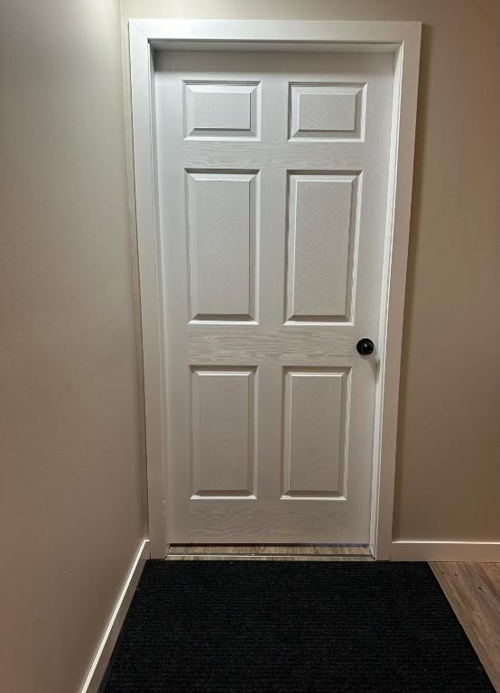صورة لـ Entire Basement Guest Suite In Cranbrook في كرانبروك