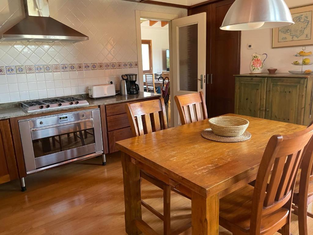 Kuchyň nebo kuchyňský kout v ubytování Finca Can Alba