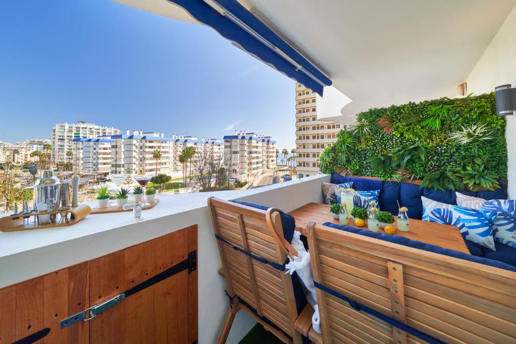 MSM Los Patos Tropicana - Seaside Retreat with Terrace, Seaview & Smart Home