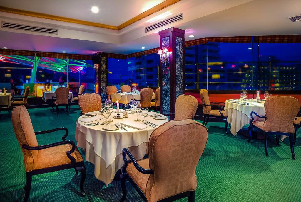Posezení v ubytování Patong Resort Hotel - SHA Extra Plus