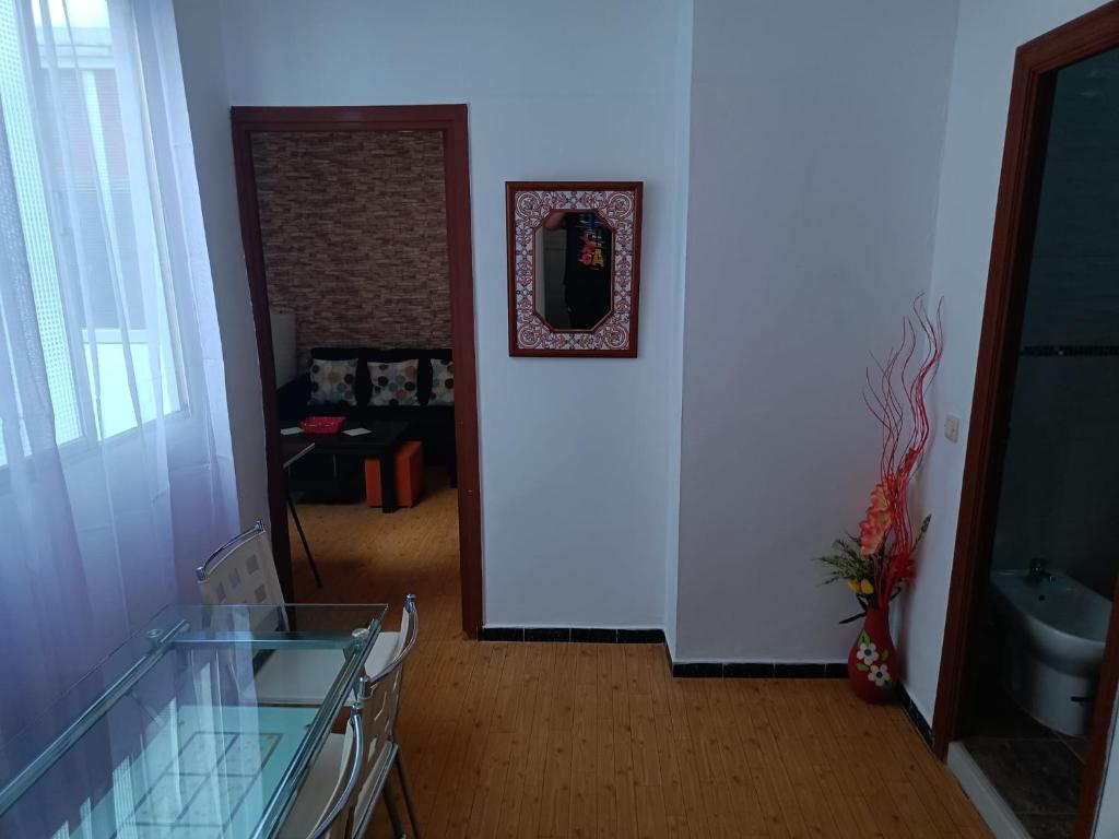 Telewizja i/lub zestaw kina domowego w obiekcie Apartamento Callejon del Beso