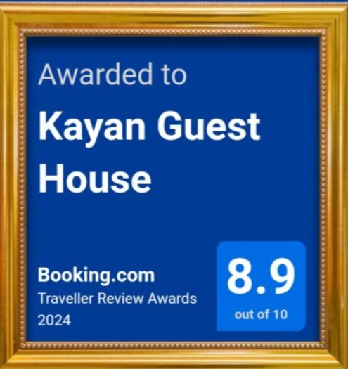 Certificato, attestato, insegna o altro documento esposto da Kayan Guest House