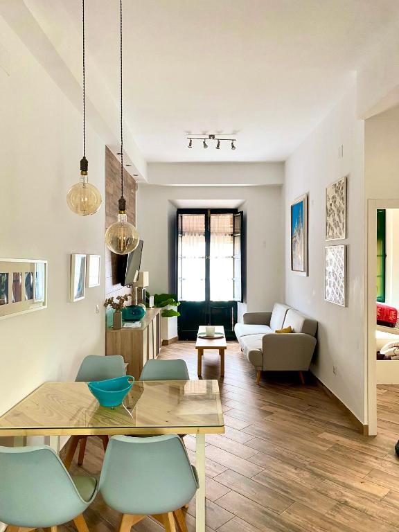 Posedenie v ubytovaní Apartamento 4pax en pleno centro Alfalfa