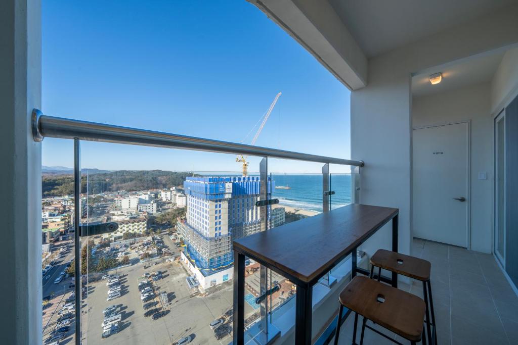 Nespecifikovaný výhled na moře nebo výhled na moře při pohledu z hotelu