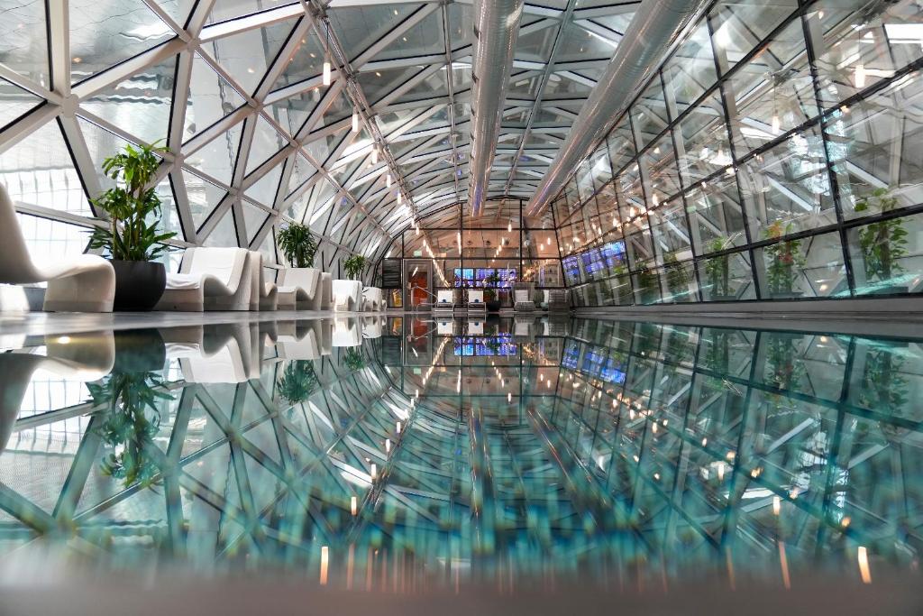 Bazén v ubytování Oryx Airport Hotel -Transit Only nebo v jeho okolí