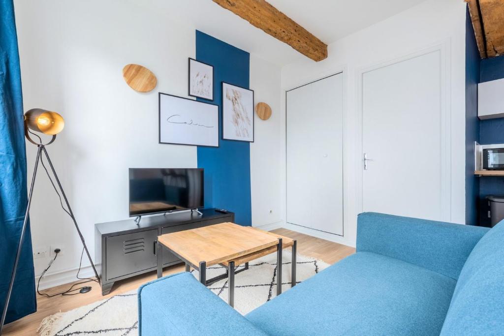 Ruang duduk di One-bedroom apartment in Old Lille
