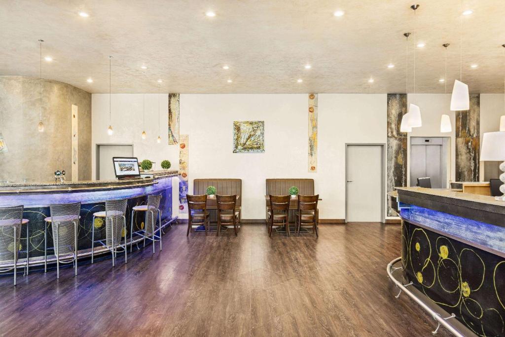 Amedia Express Prague, Trademark Collection by Wyndham - Resim 12