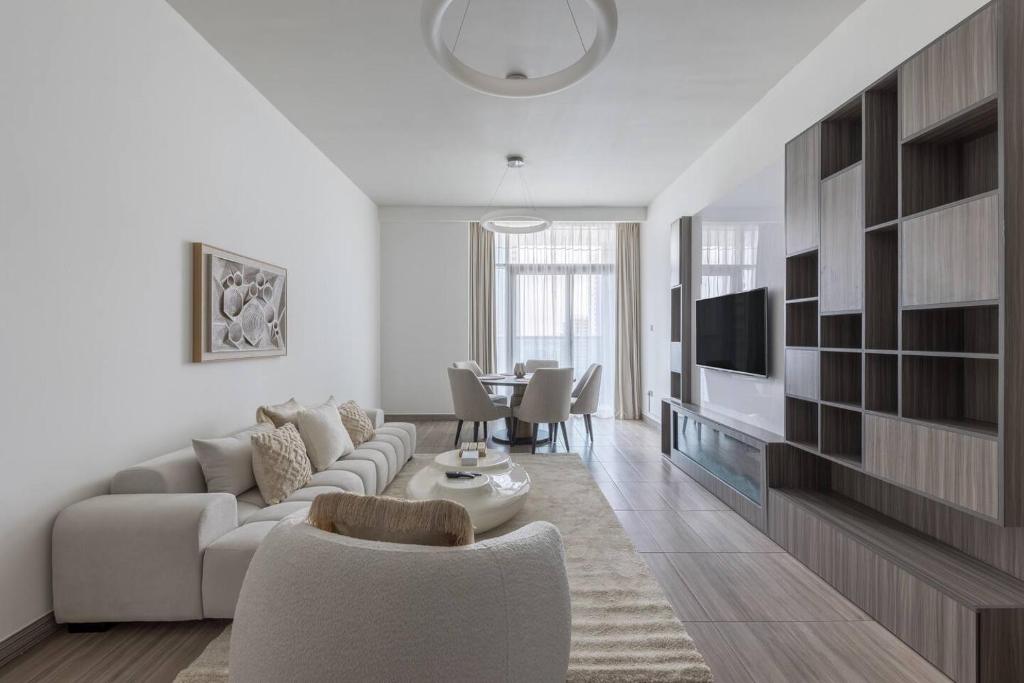 Фотография из галереи Luxurious 2-bdapt Jlt 9 Mins Walk To Dmcc Metro в Дубае