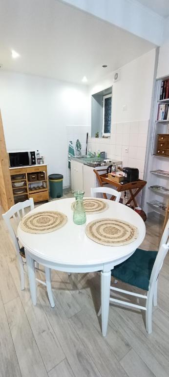 Część wypoczynkowa w obiekcie Appartement cosy à 2 pas des rues piétonnes