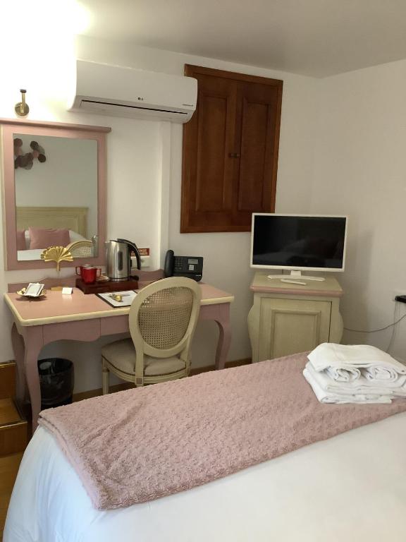 Logis Le Marronnier - Koningin Kamer