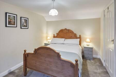 Postel nebo postele na pokoji v ubytování Host & Stay - Lavender Cottage