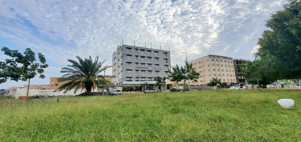 Bangunan di mana terletaknya aparthotel ini