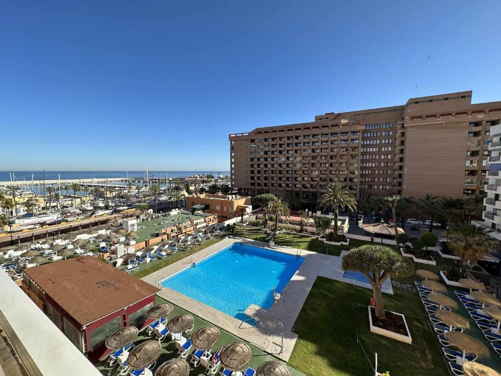 Estudio PYR privado con piscina y playa