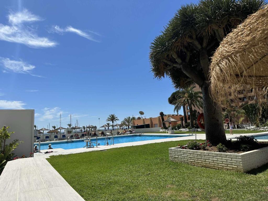 Bazén v ubytovaní Estudio PYR privado con vistas al mar alebo v jeho blízkosti