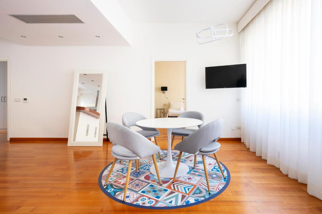 A television and/or entertainment centre at Sprone Apartment