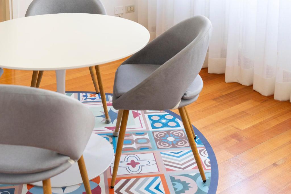 A seating area at Sprone Apartment