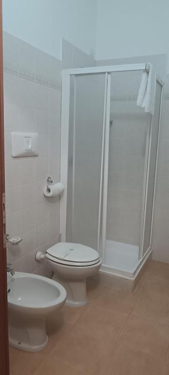 A bathroom at Hotel Nuovo Rondò