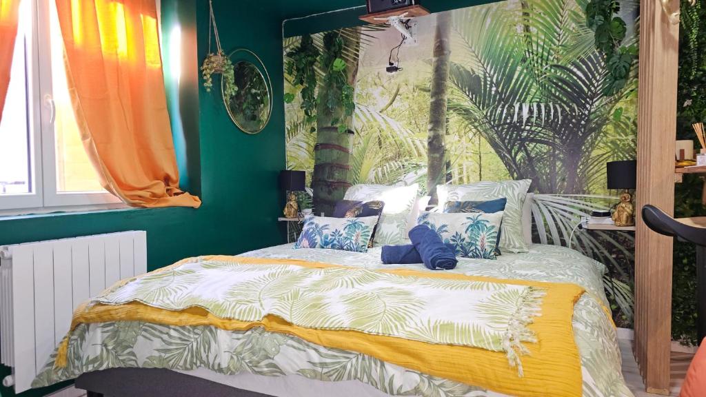 Cama ou camas em um quarto em Cap Jungle Evasion: Cinema Netflix King size