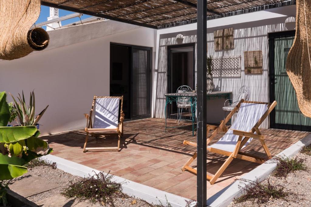 Patio nebo venkovní prostory v ubytování Altanure Almatere - Food Forest Boutique Stay