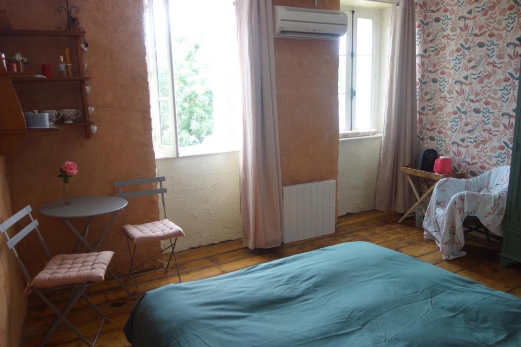 Apparts 17 avec cachet au centre petite citée de caractère - Apartamento De Una Habitación
