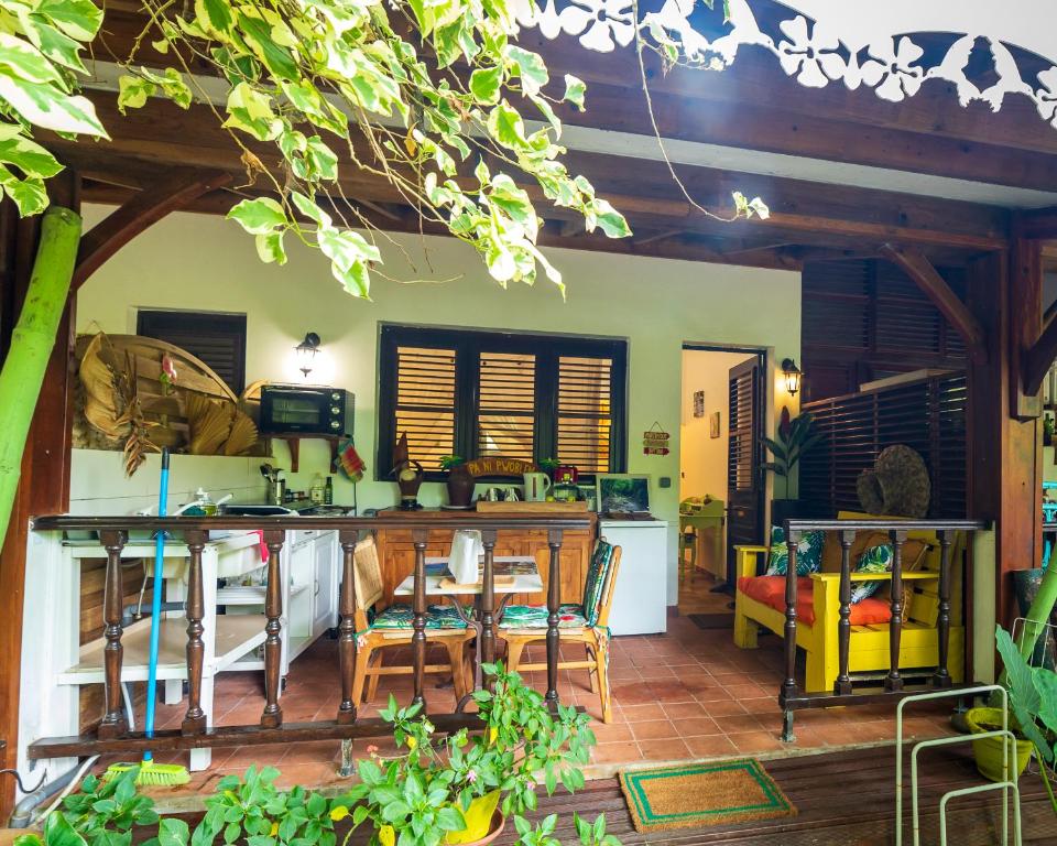 Patio nebo venkovní prostory v ubytování Martinique Treehouse