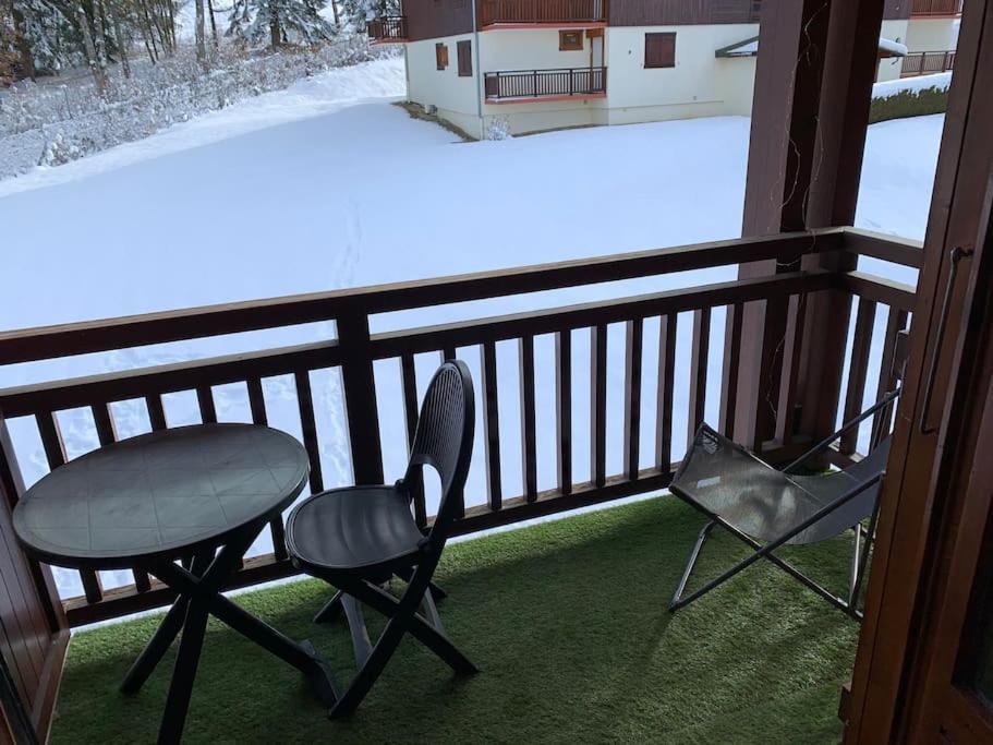 Balkón nebo terasa v ubytování Chalet le Daim appartement 6 pers Vue Mont-Blanc