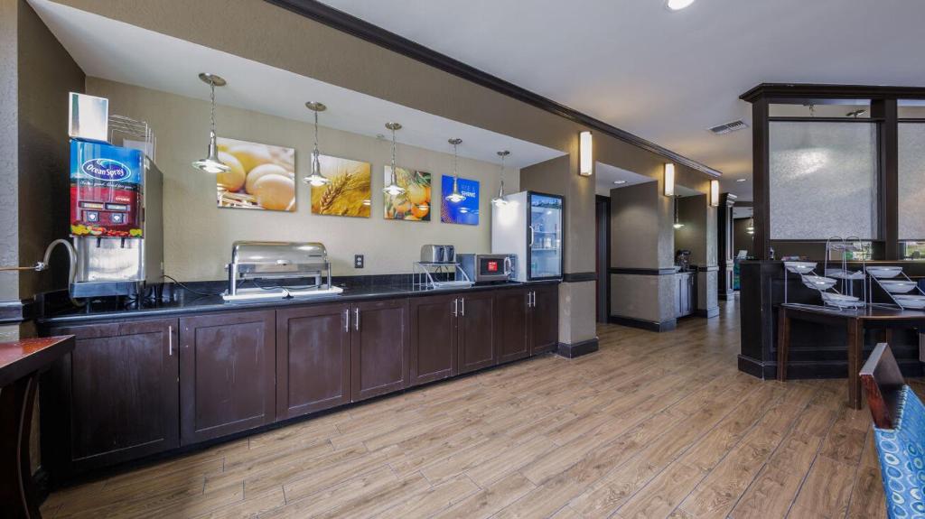 Comfort Suites Lawton Near Fort Sill photo