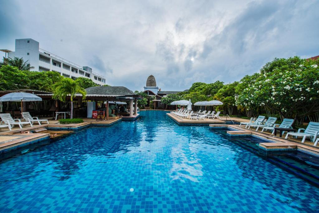 Bazén v ubytování Phuket Kata Resotel nebo v jeho okolí