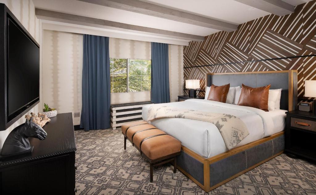 Ein Bett oder Betten in einem Zimmer der Unterkunft Silverton Casino Lodge