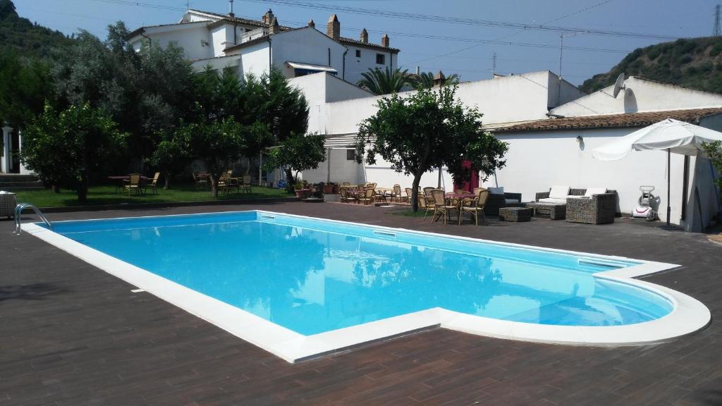 basen przed domem w obiekcie Agriturismo Malena w mieście Rossano