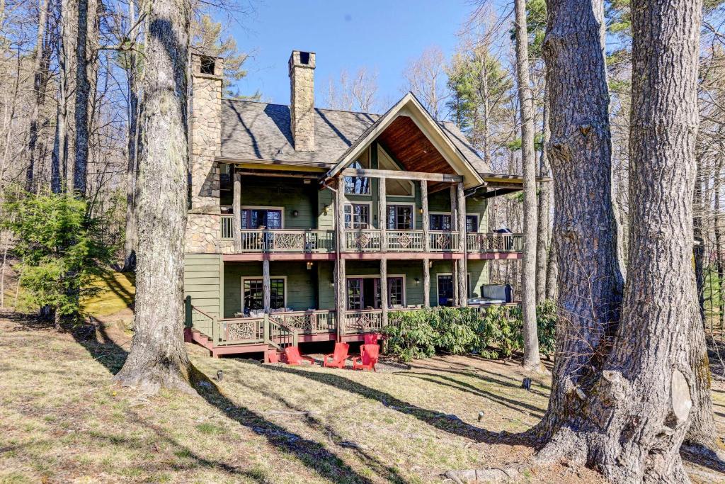 Spacious Cashiers Vacation Rental on Golf Course!, Cashiers