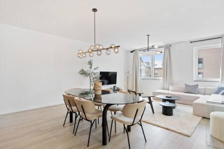 TV a/nebo společenská místnost v ubytování Stylish Retreat in Bivange Roeser