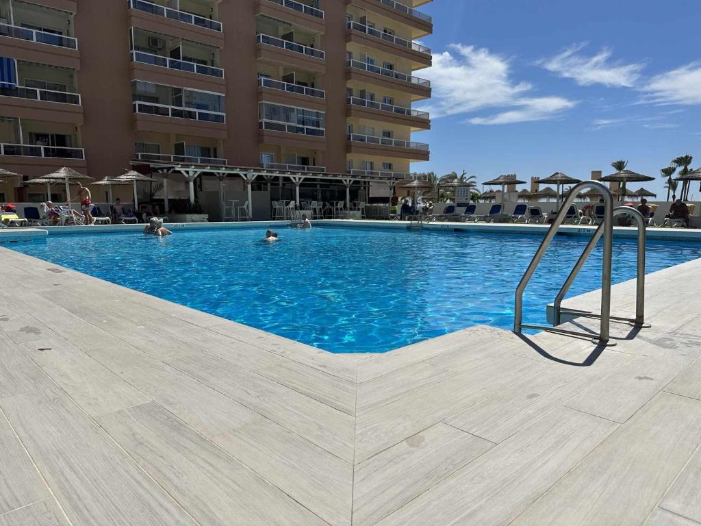 Estudio PYR privado frente al puerto de Fuengirola